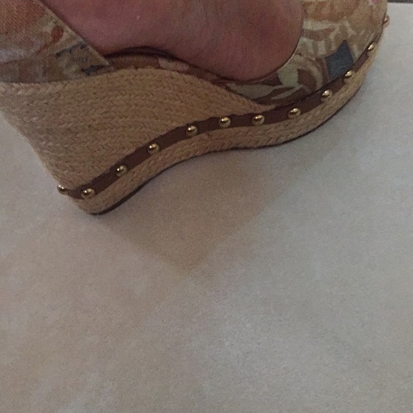ALDO Tan Lila Wedges - Picture 9 of 12